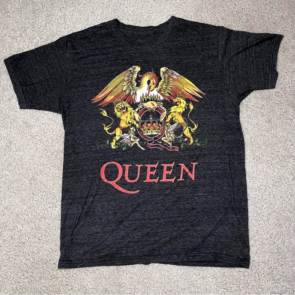Queen Charcoal Graphic Tee with Multicolor Design